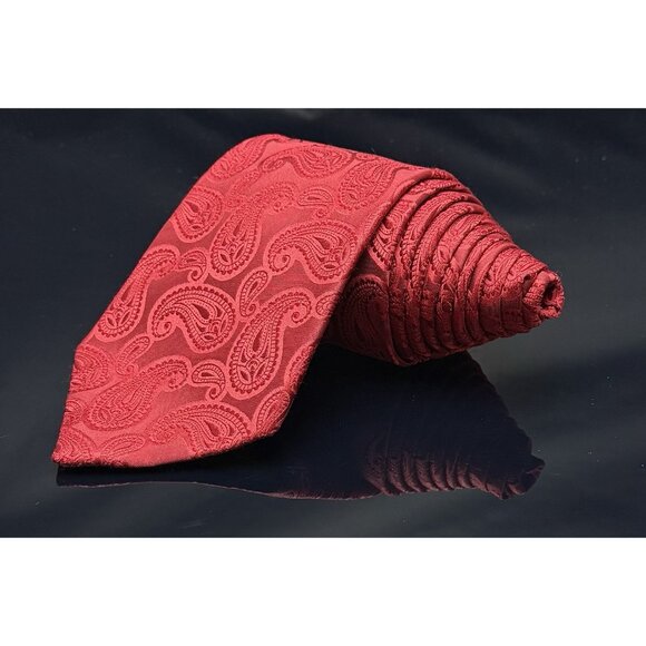 Donald Trump Tie Red Paisley Trump Tie W 4" L 60" - Picture 5 of 6